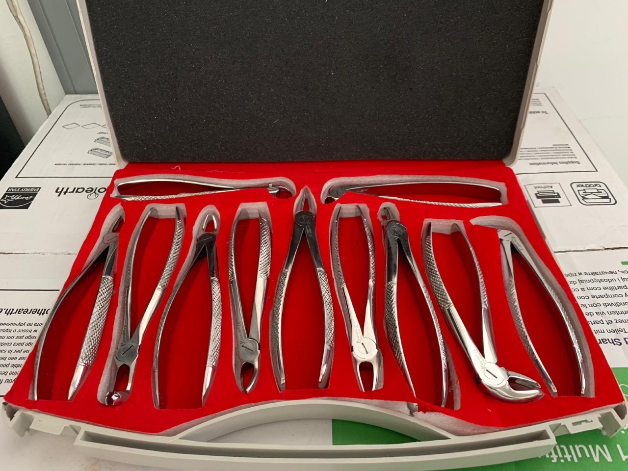 maletin_11_forceps